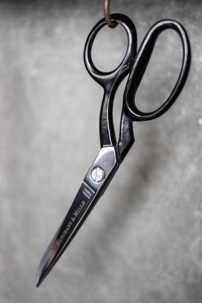 BLACK TAILORING SHEARS