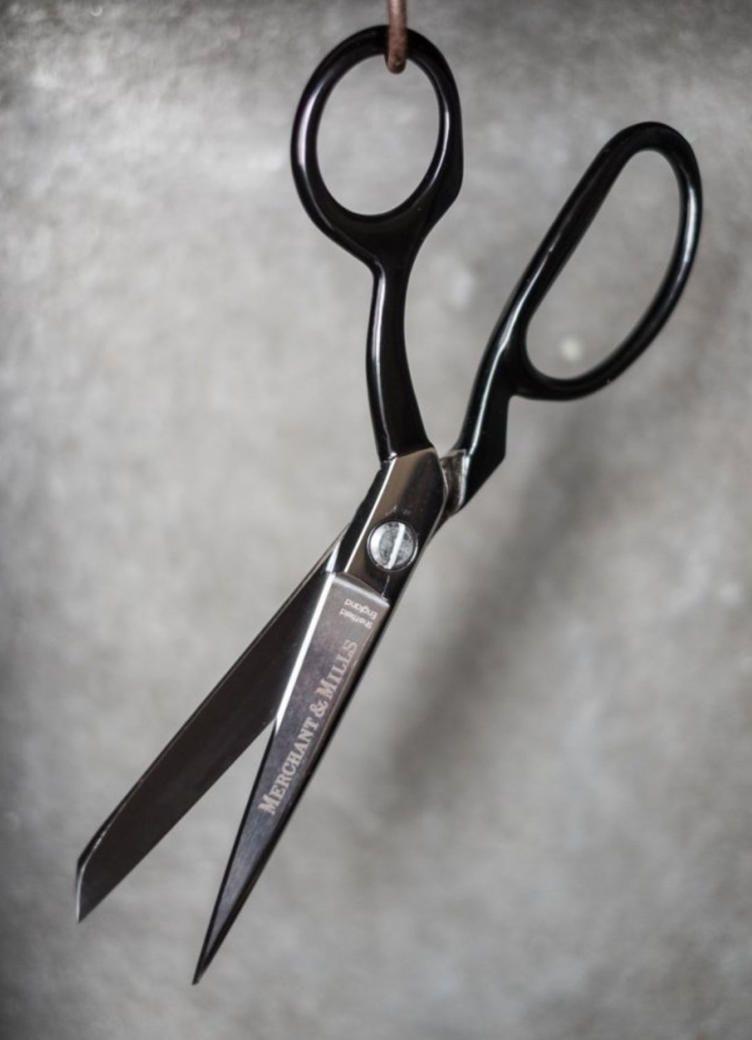 BLACK TAILORING SHEARS